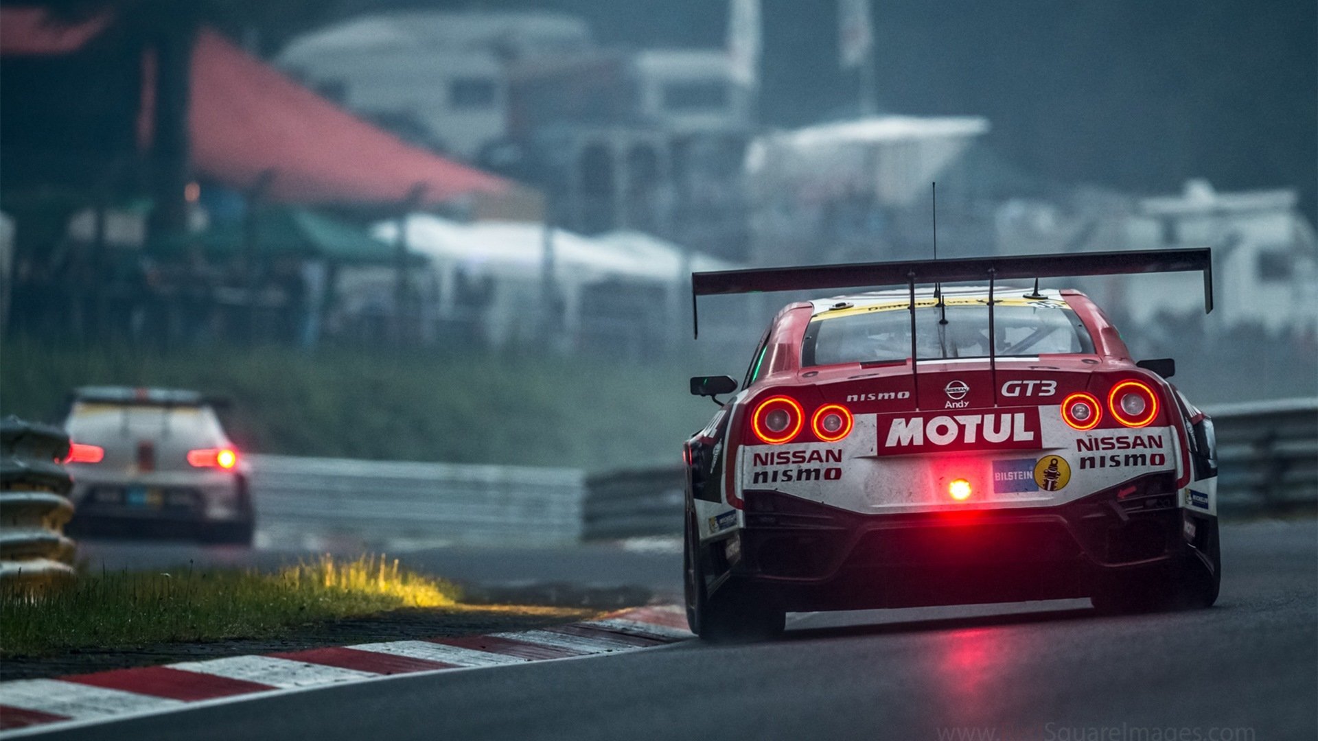 “天生的竞速者”——顶尖豪车的极限性能展示,豪华竞速技巧