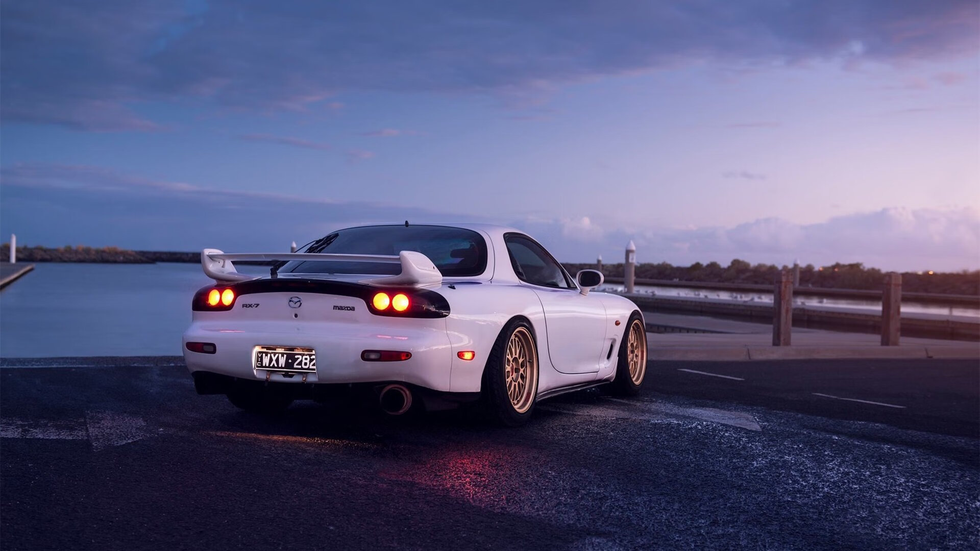 九游jiuyou-“泥泞之中：越野追逐的血性奋战”，泥泞越野车