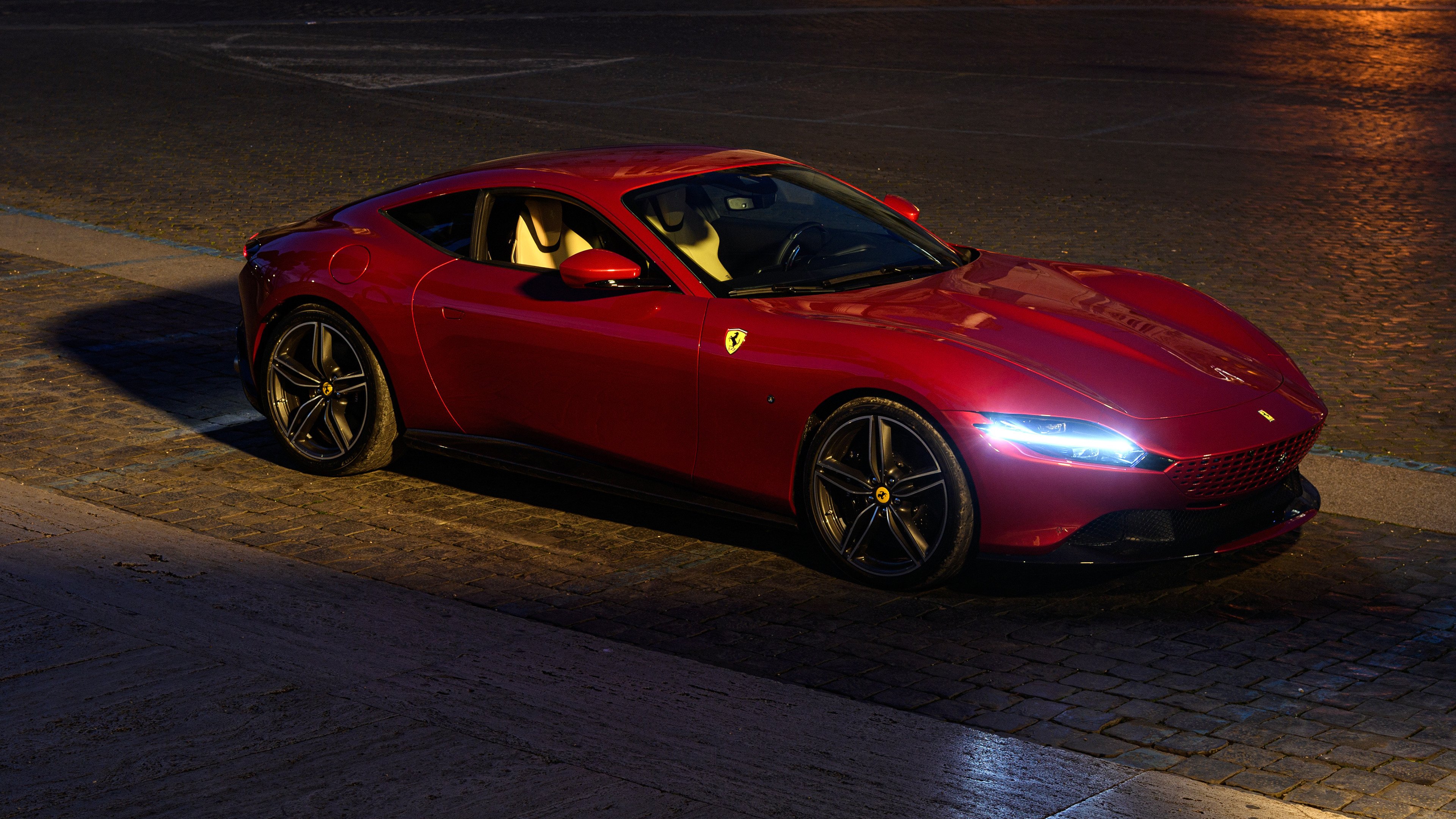 《校园电竞联赛火热进行:青春竞技再扬帆》,校园电竞比赛的宣传语